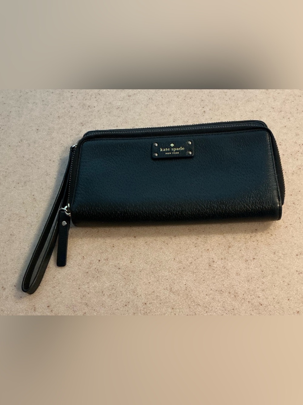 kate spade Black Leather Wristlet Wallet with Gold Plaque holds IPhone